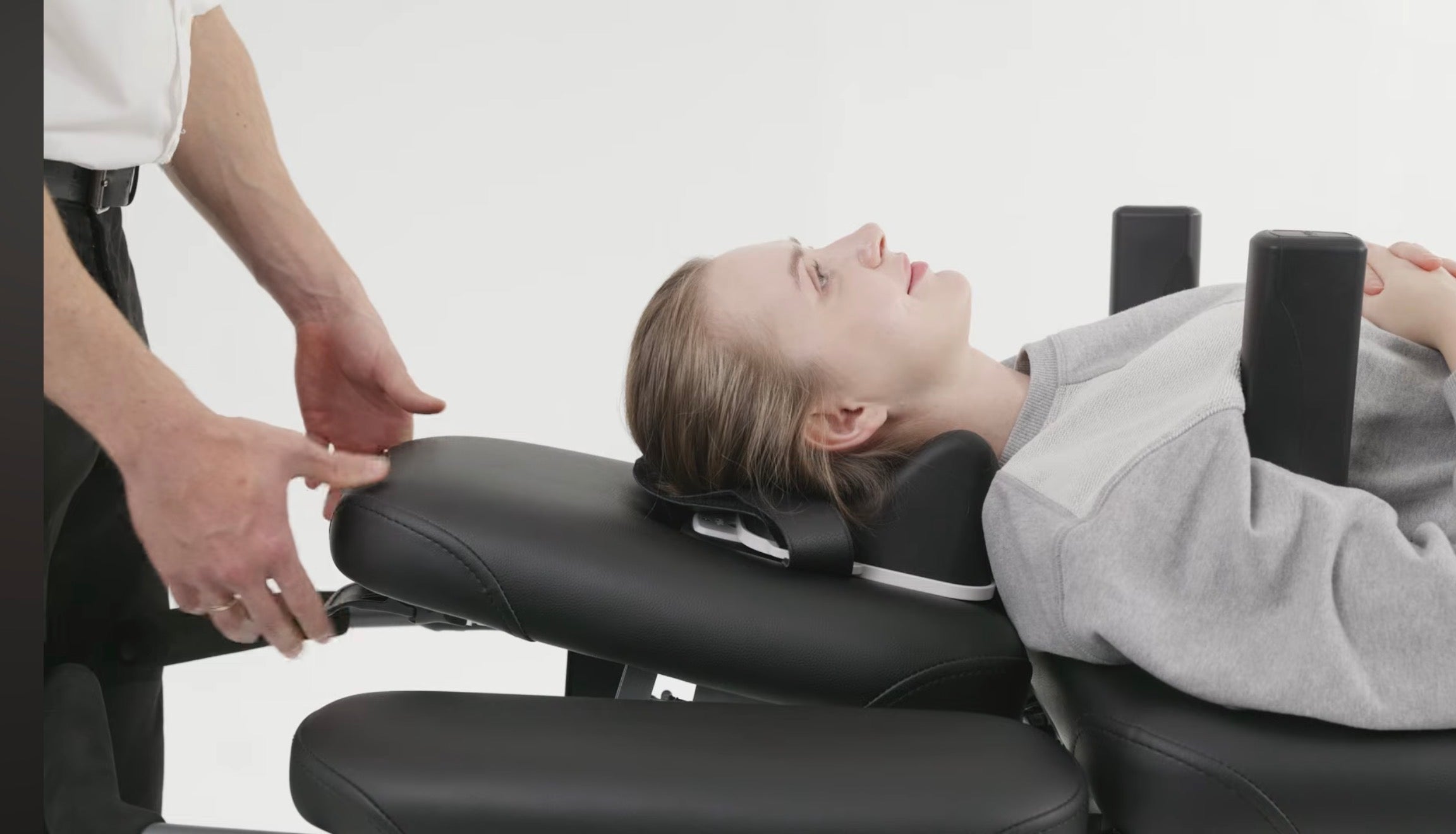 Auto Supreme i5 Heated Traction Table