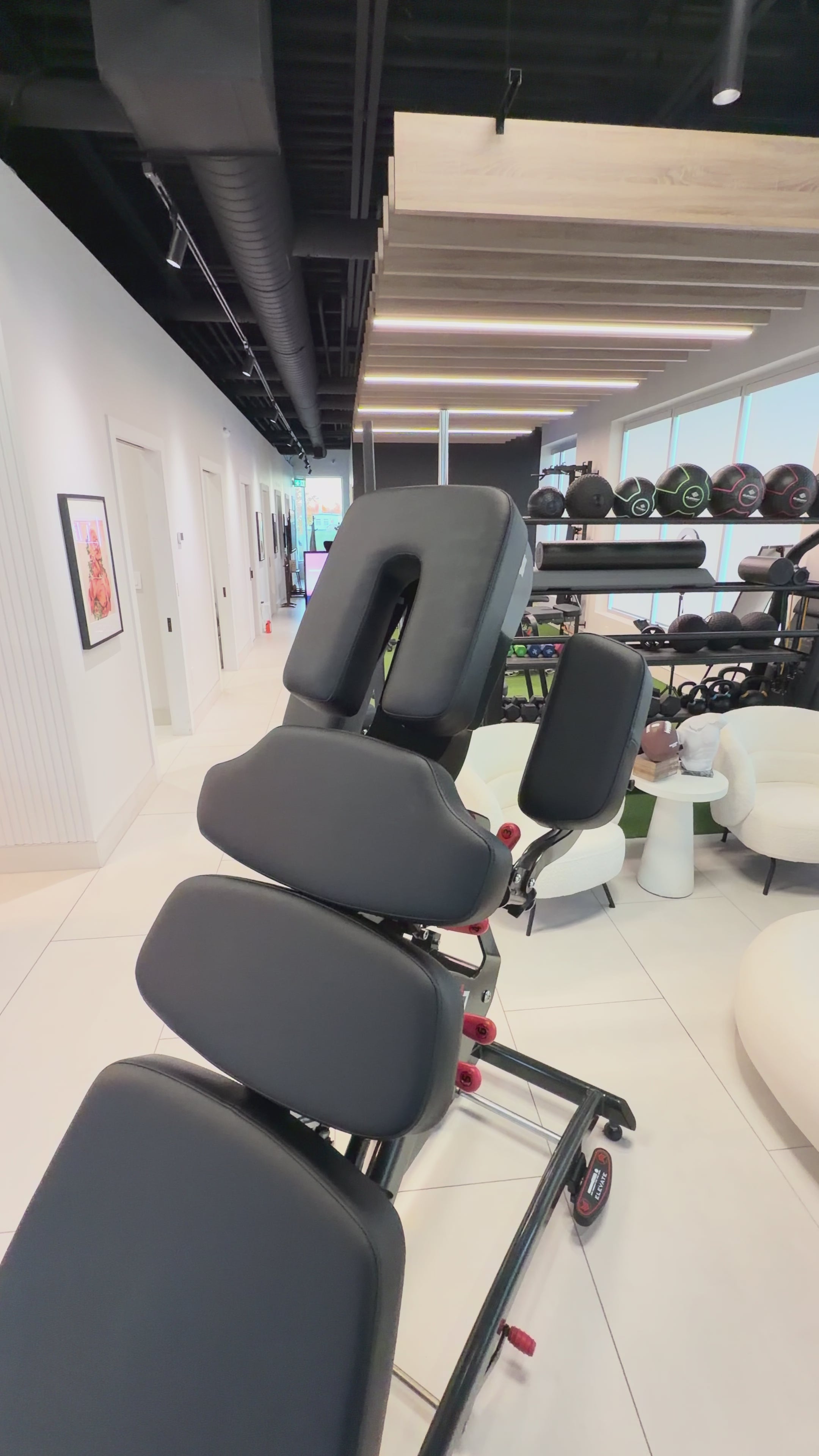 Load video: <p>The Supreme 3.0 Hi-Lo allows precise spinal decompression through controlled flexion, side bending, tilt, and traction movement — giving practitioners expanded technique versatility.</p><p>✔ Cervical, thoracic &amp; lumbar flexion control<br/><br/>✔ Cervical side flexion capability<br/><br/>✔ Thoracic side bending &amp; flexion/extension<br/><br/>✔ 3D upper thorax section movement<br/><br/>✔ 3D lower body section mobility<br/><br/>✔ Integrated spinal decompression functionality</p>